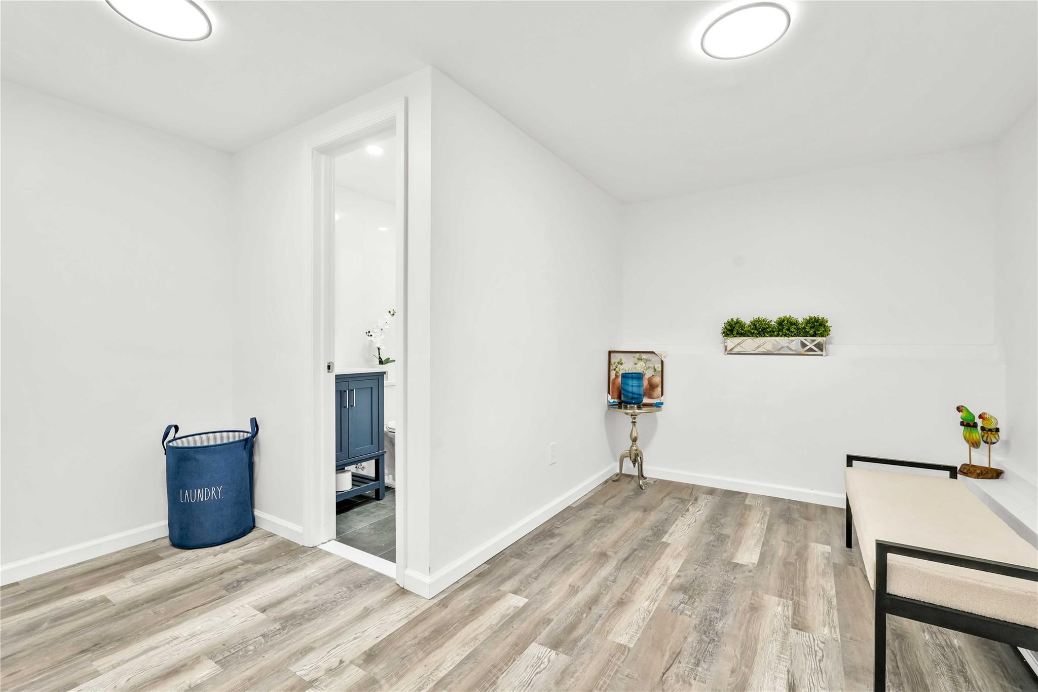 98 Woods Avenue, Rockville Centre, New York image 22
