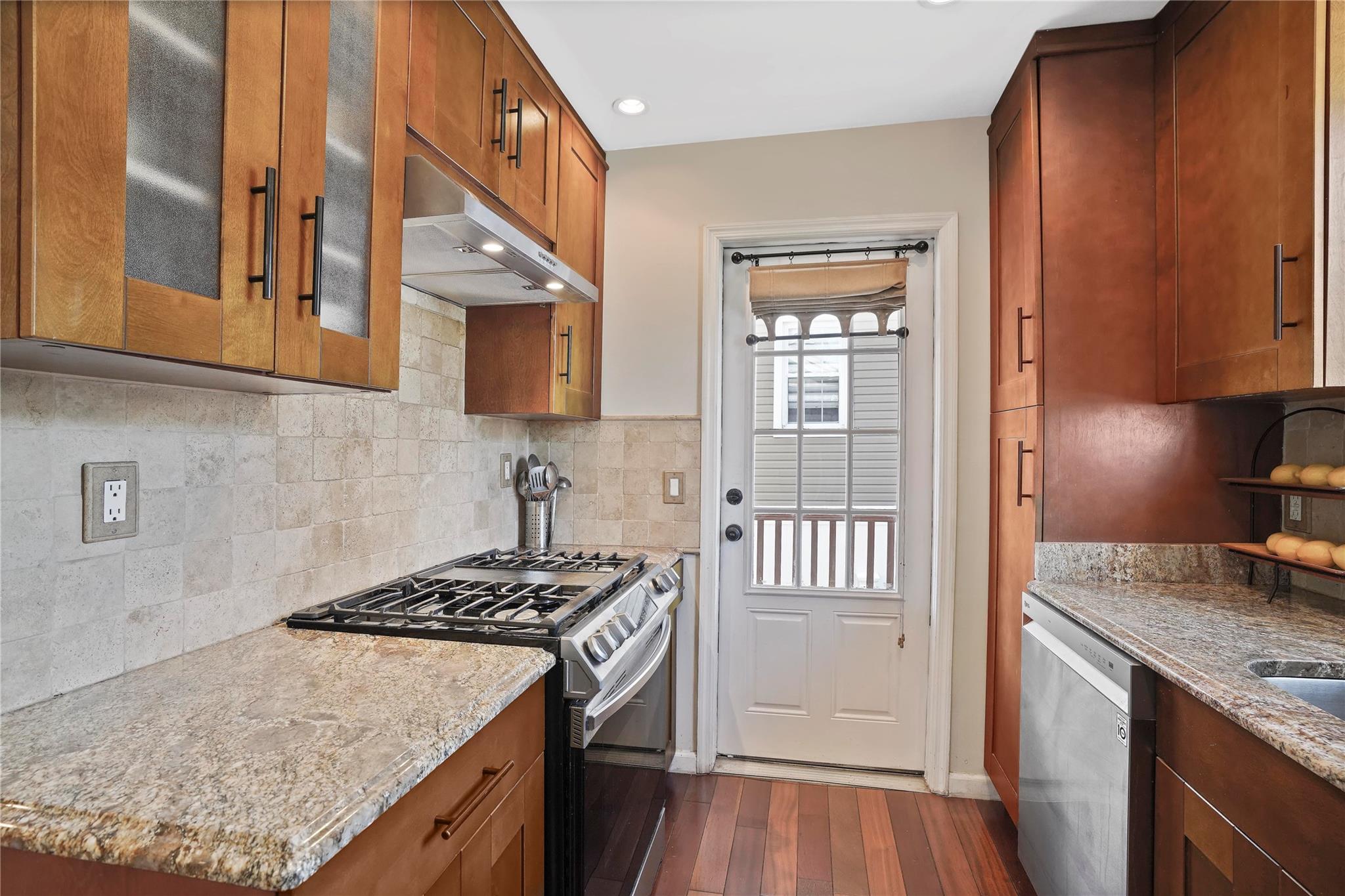 19 Ogden Avenue, Dobbs Ferry, New York image 14