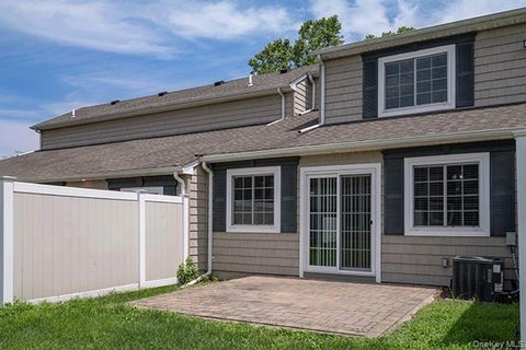 Apartment For Rent - 2705 Townhouse Drive #2705<br/> Suffolk County, Coram, NY 11727