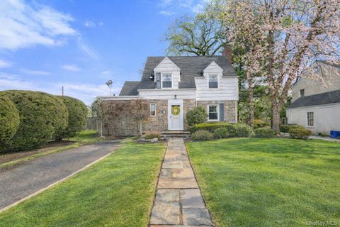 4 Lancaster Avenue Baldwin NY 11510