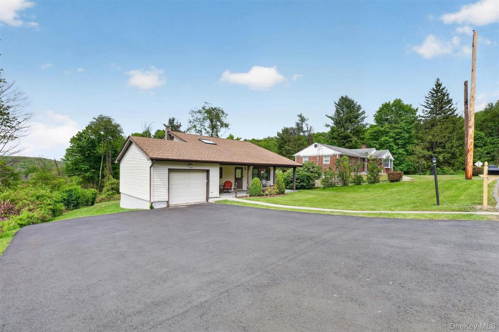 Photo of 8 Meadow Court, Carmel, NY 10512 (MLS # 993402)