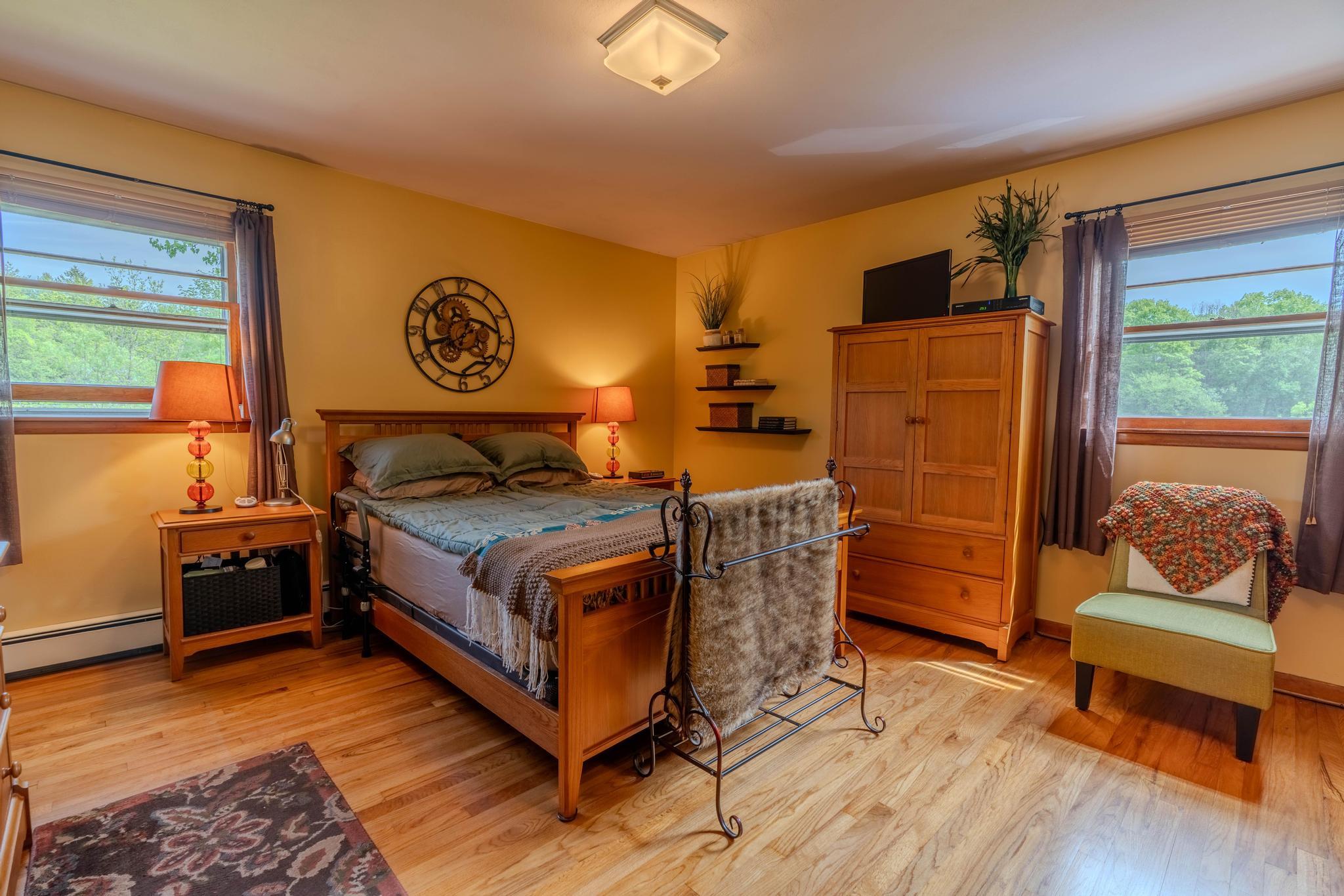 8 Robin Lane, Hyde Park, New York image 14
