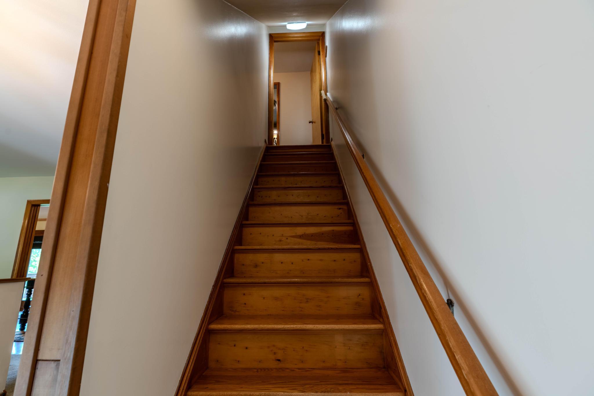8 Robin Lane, Hyde Park, New York image 26