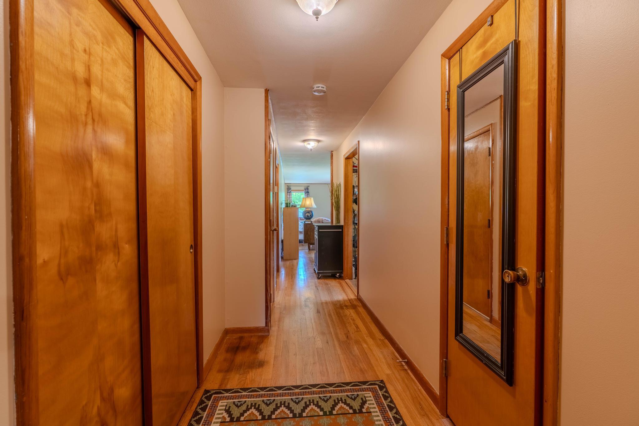 8 Robin Lane, Hyde Park, New York image 34