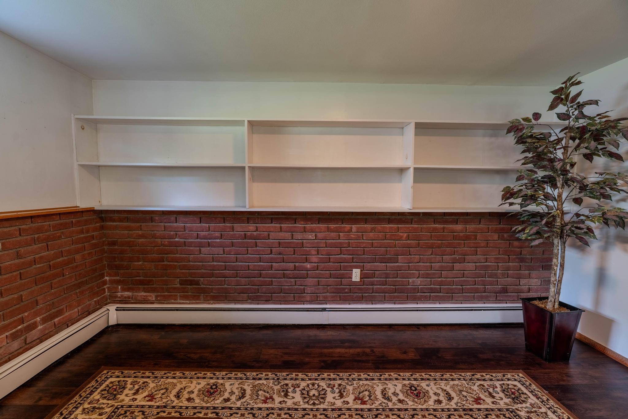 8 Robin Lane, Hyde Park, New York image 22