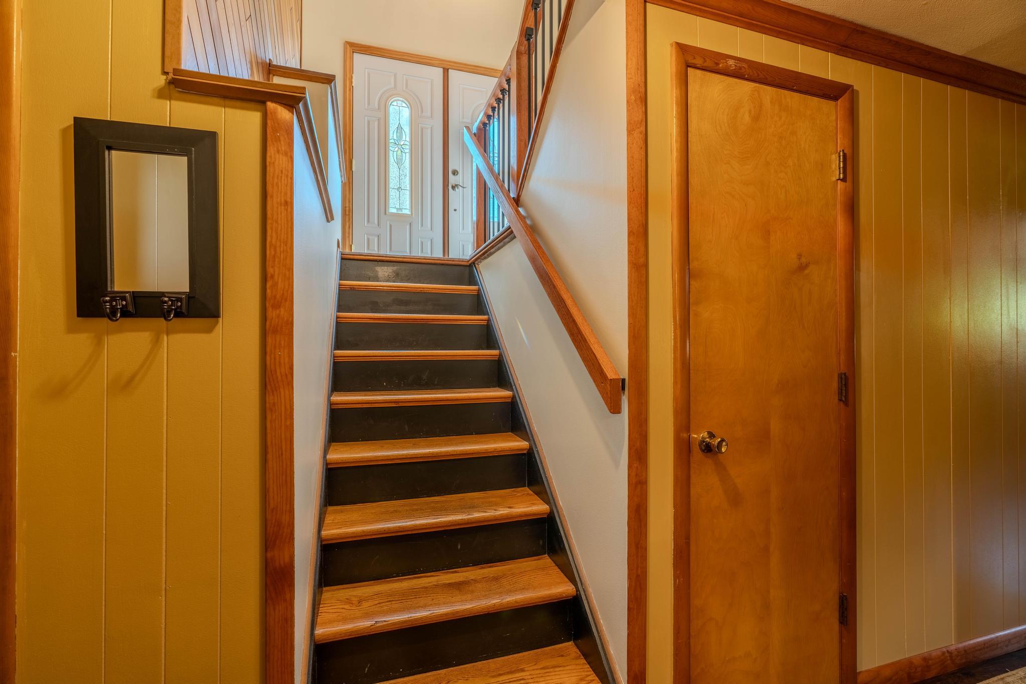 8 Robin Lane, Hyde Park, New York image 19