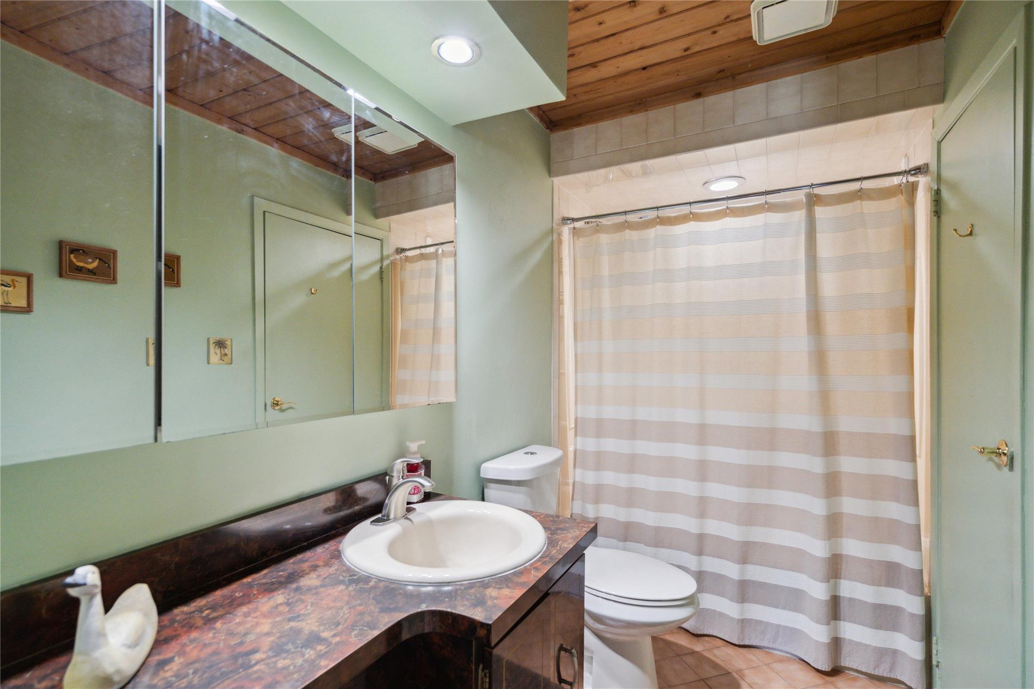 169 Loop Drive, Sayville, New York image 15