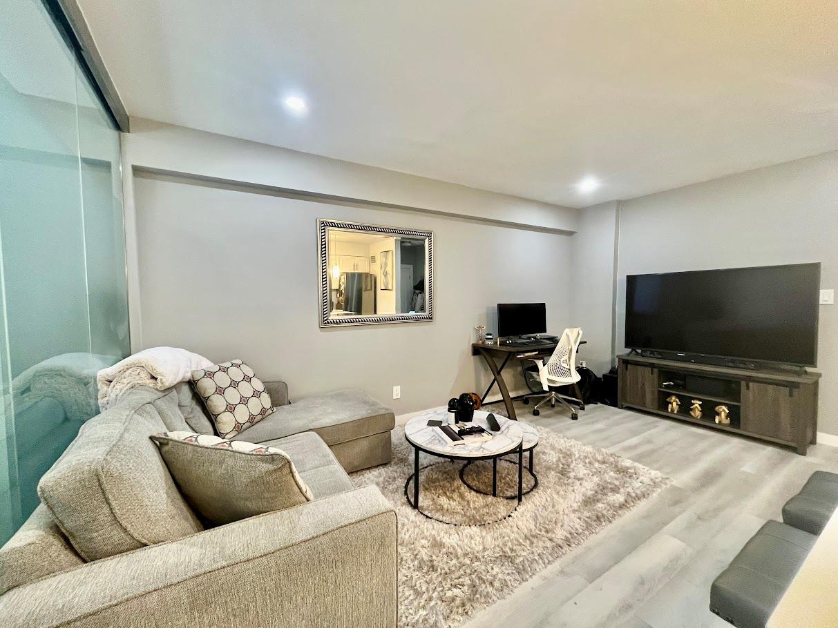 170 W 23rd Street 2Q