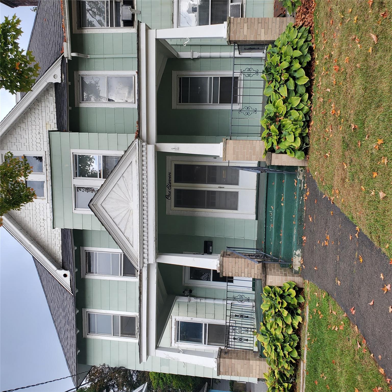 Vineyard Avenue 111 A, Highland, New York - 1 Bedrooms  
1 Bathrooms  
3 Rooms - 
