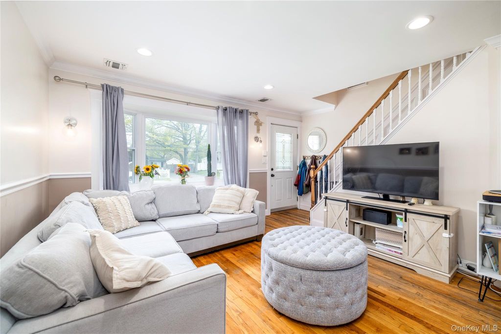 Photo of 532 Rockaway Street, West Islip, NY 11795 (MLS # 996071)