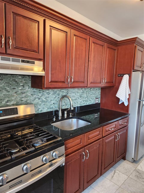 Homes For Sale - 56-07 31st Avenue #6A<br/> Queens County, Woodside, NY 11377
