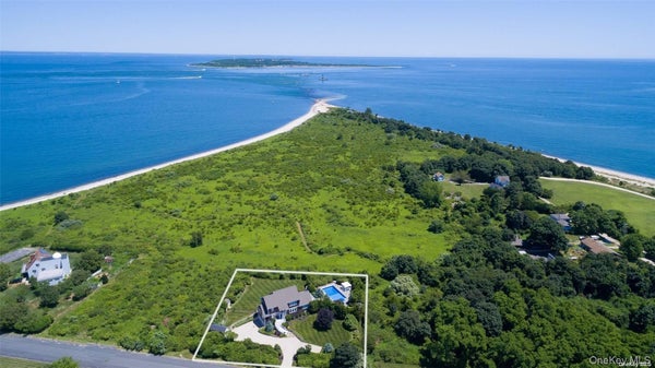 300 LATHAM LN, ORIENT, NY 11957 - Image 29bdbec045d76d54b40bd25d09d3156c/1358248216
