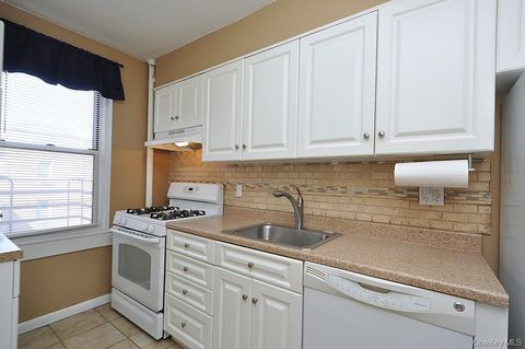 Homes For Sale - 1 Vincent Road #6B<br/> Bronxville, NY 10708