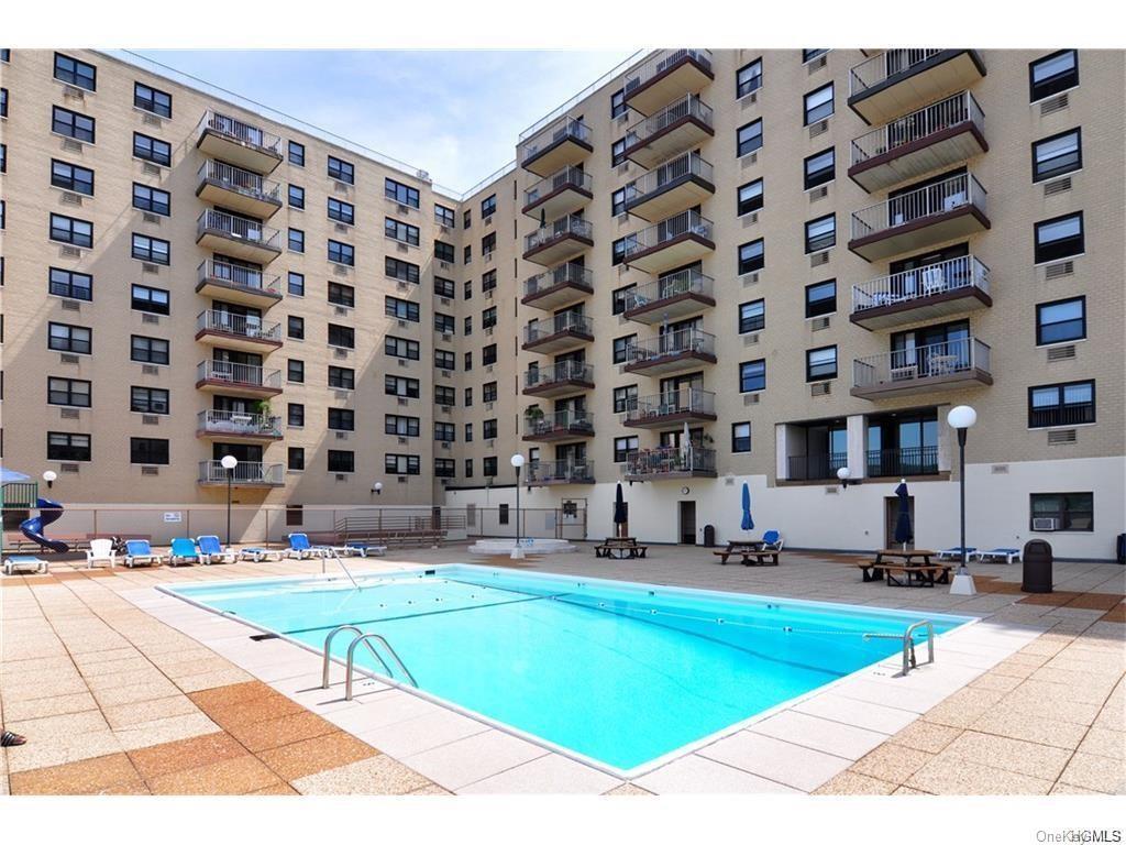 1085 Warburton Avenue #605, Yonkers, New York image 1