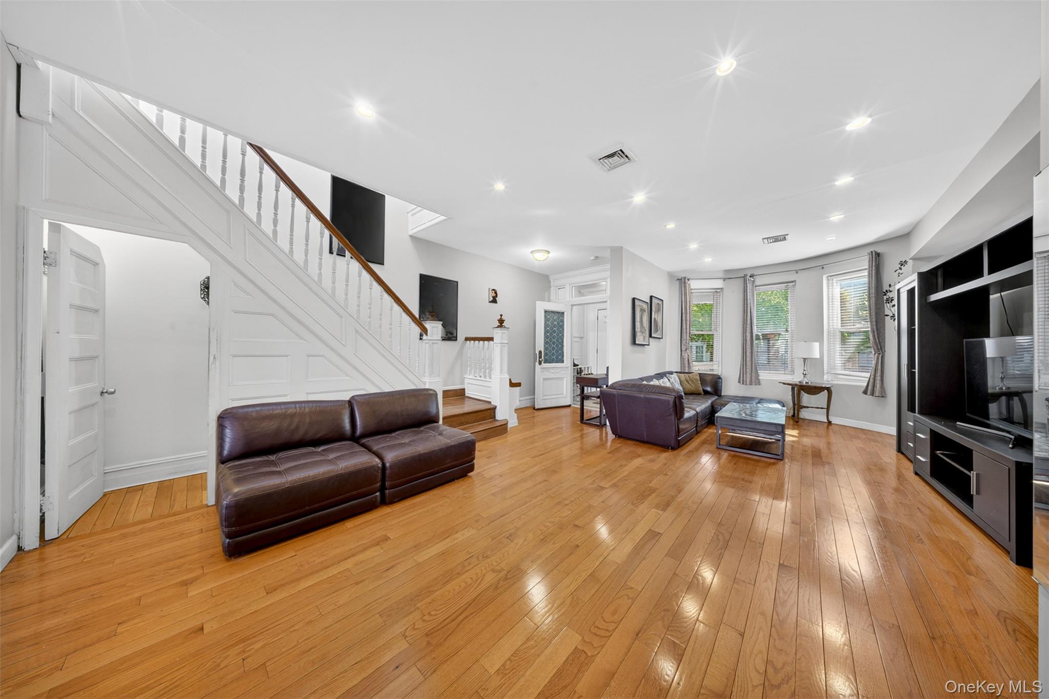 8842 87th Street