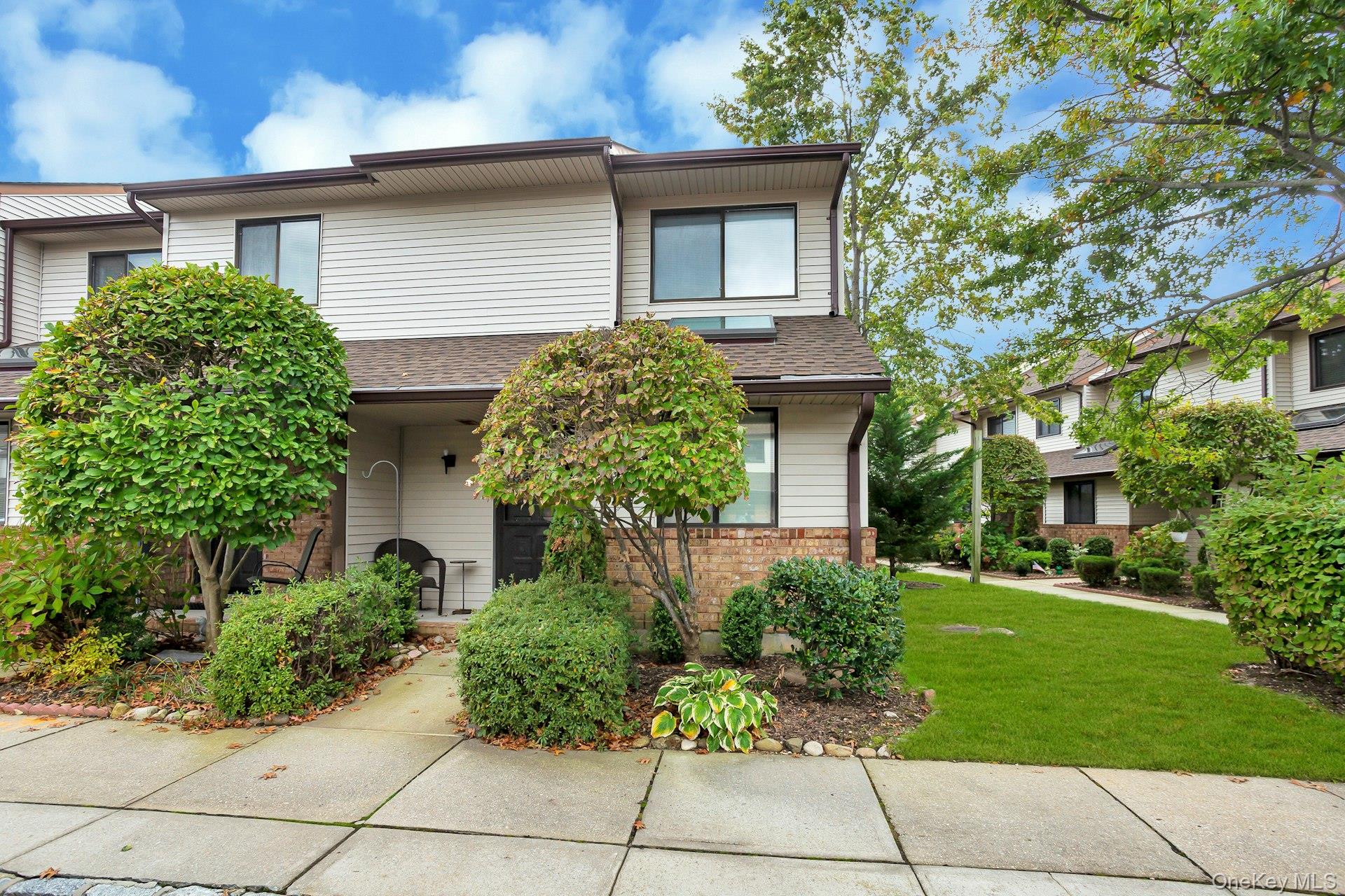 65 Cottonwood Court