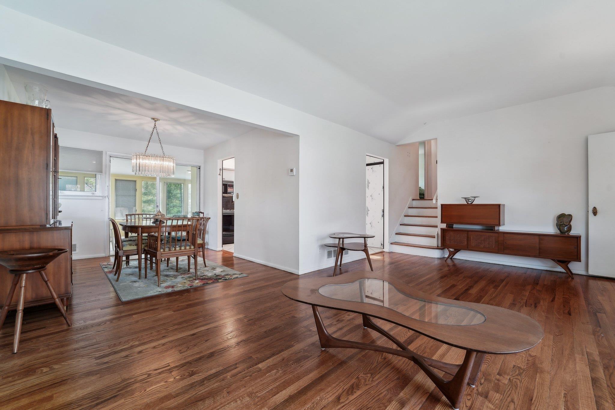 103 S Nauraushaun Road