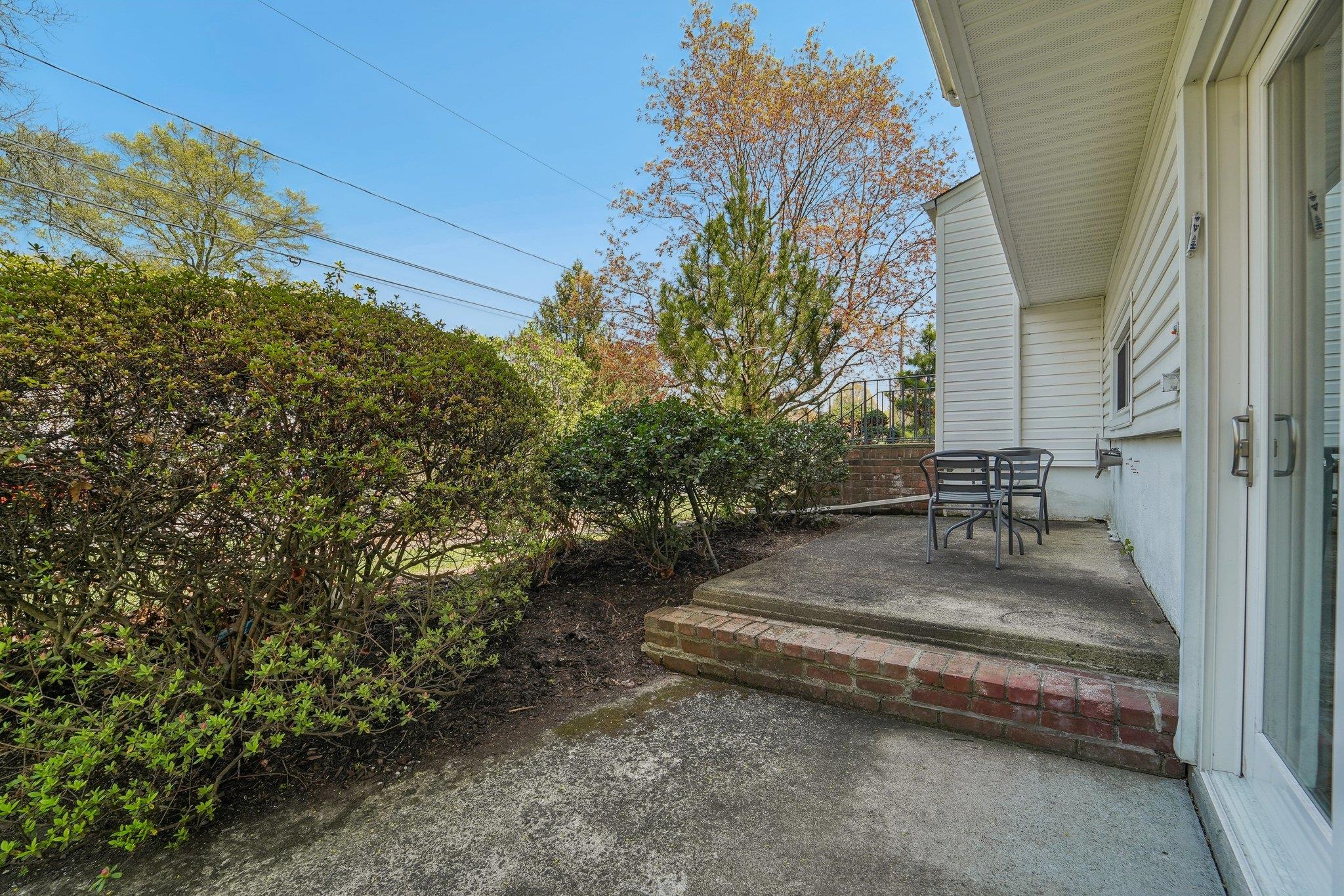 103 S Nauraushaun Road, Pearl River, New York image 33