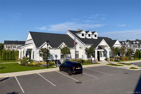 Apartment For Rent - 500 Sutton Court #84<br/> Suffolk County, Deer Park, NY 11729