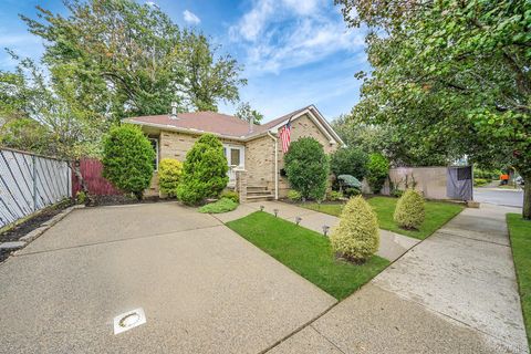 155 Bathgate St Staten Island NY 10312