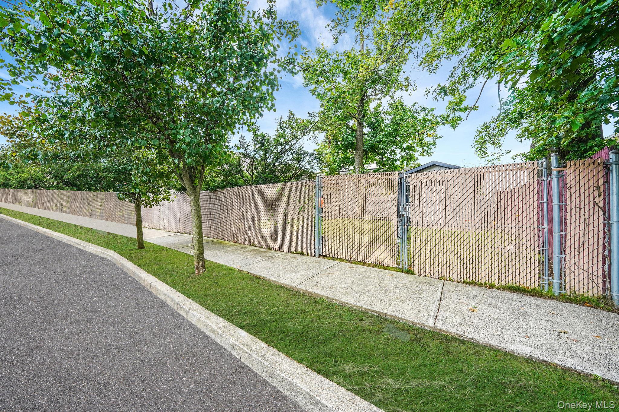 155 Bathgate St