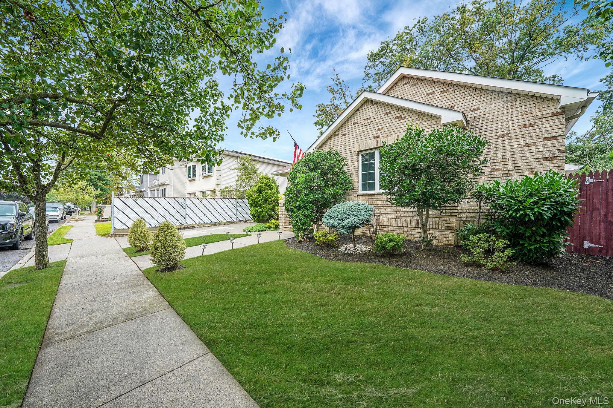 155 Bathgate St