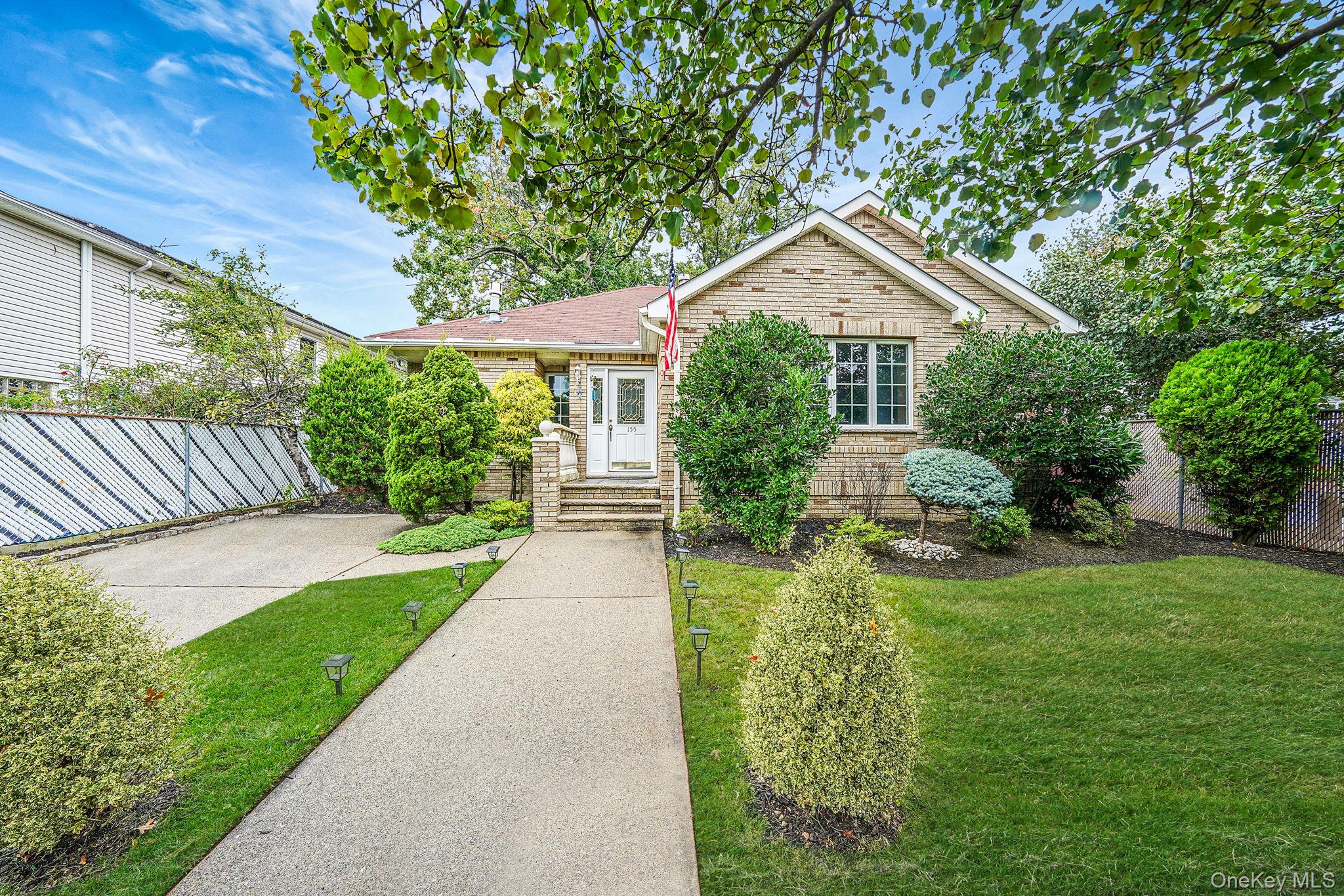 155 Bathgate St