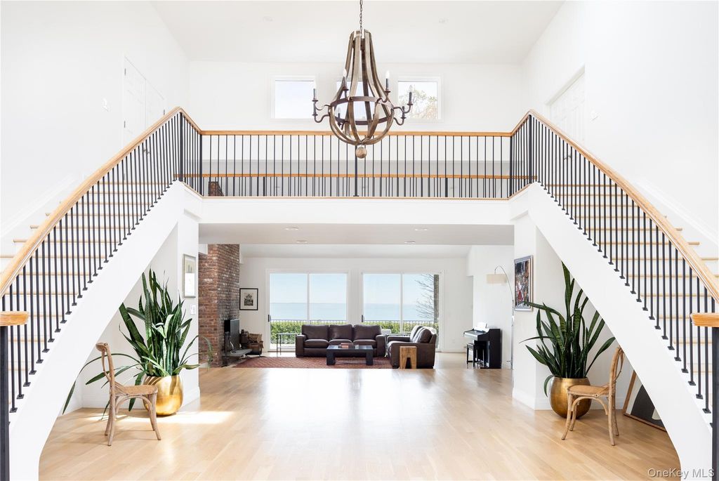 Photo of 17 Sea Crest Drive, Lloyd Neck, NY 11743 (MLS # 990765)