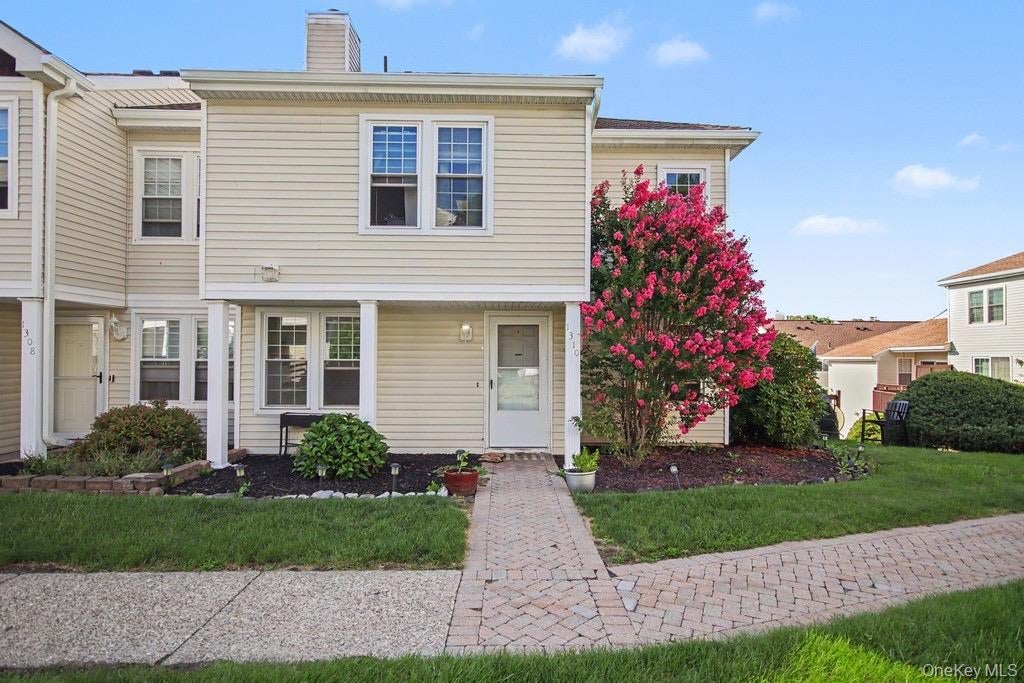1310 Whispering Hills