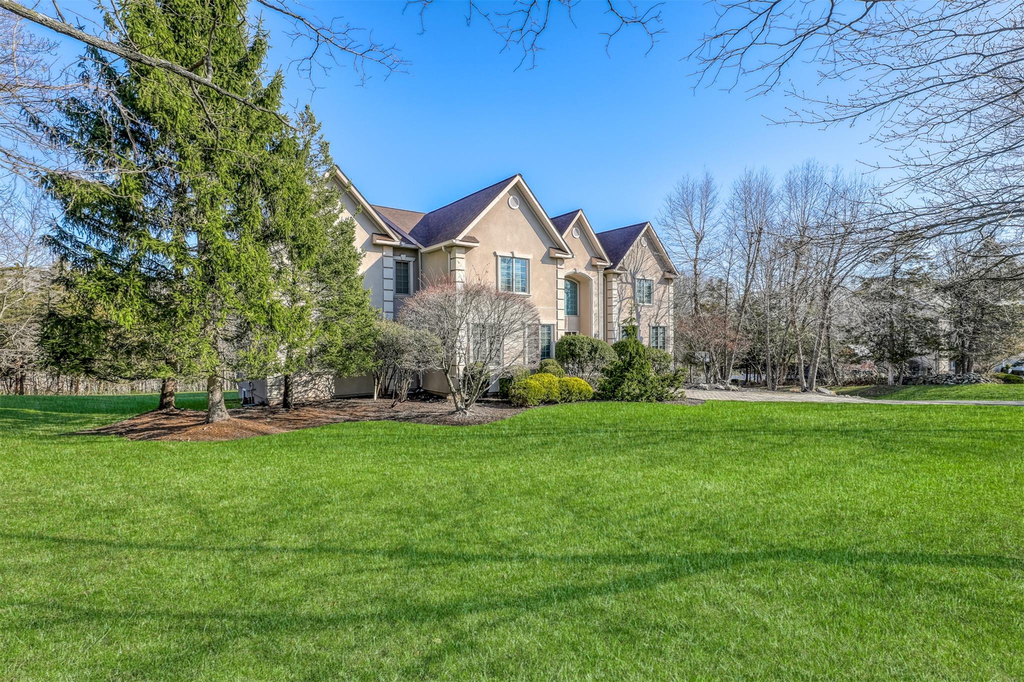 38 Powder Horn Drive, Suffern, New York image 4