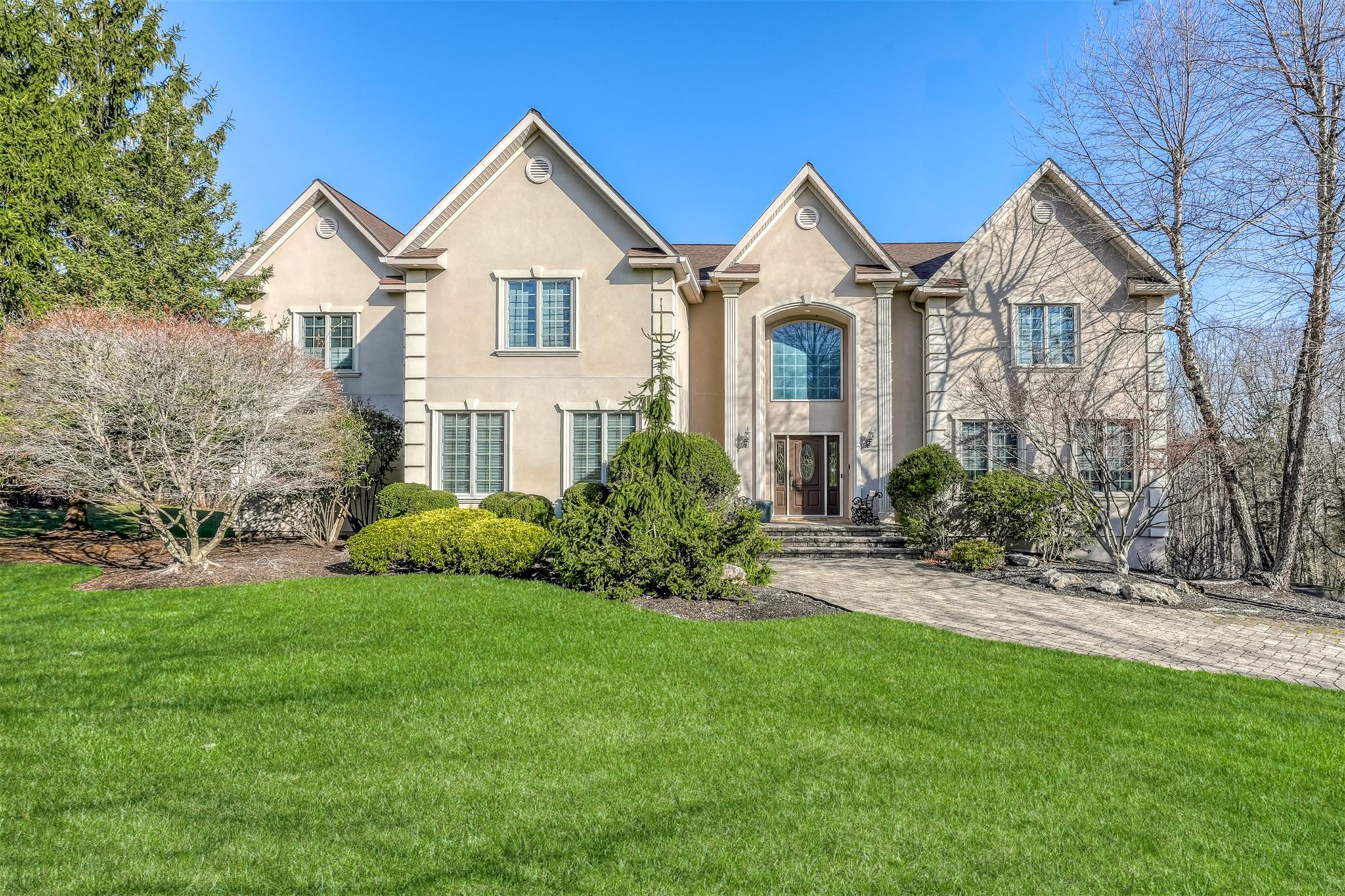 38 Powder Horn Drive, Suffern, New York image 1