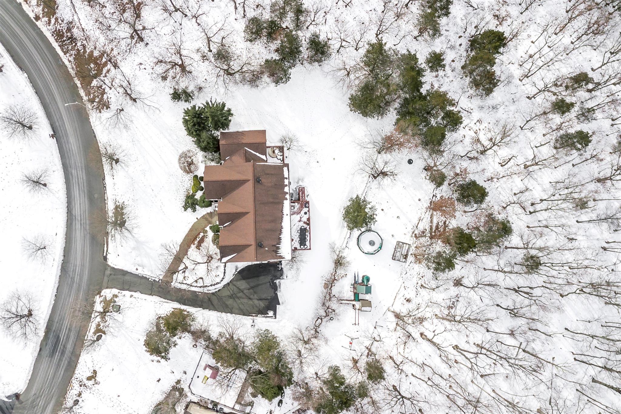 38 Powder Horn Drive, Suffern, New York image 5