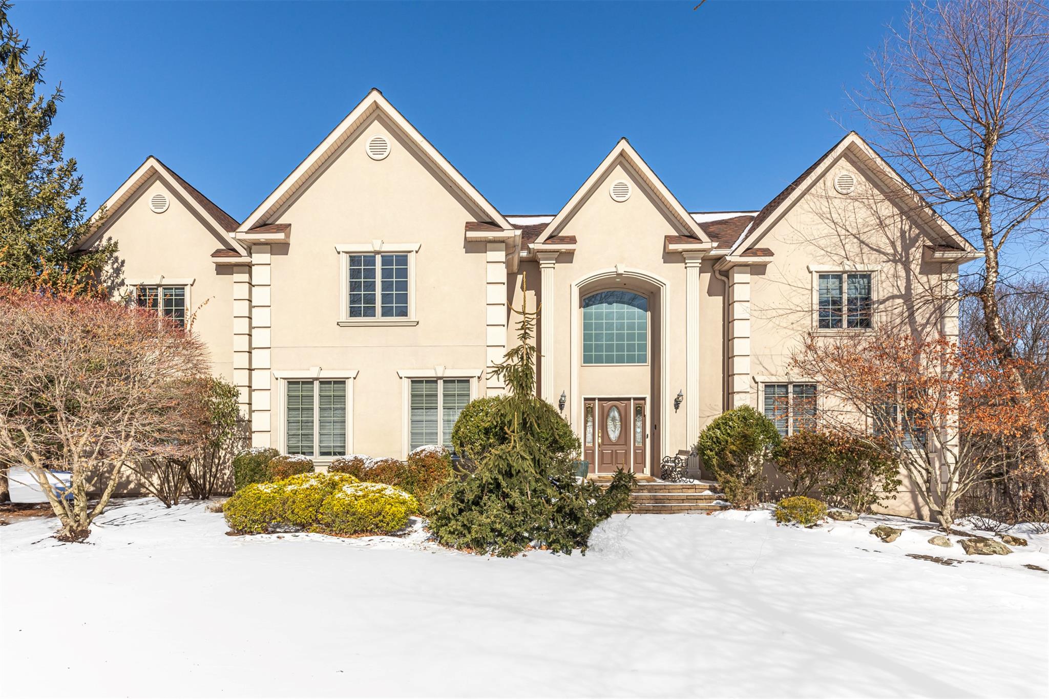 38 Powder Horn Drive, Suffern, New York image 1