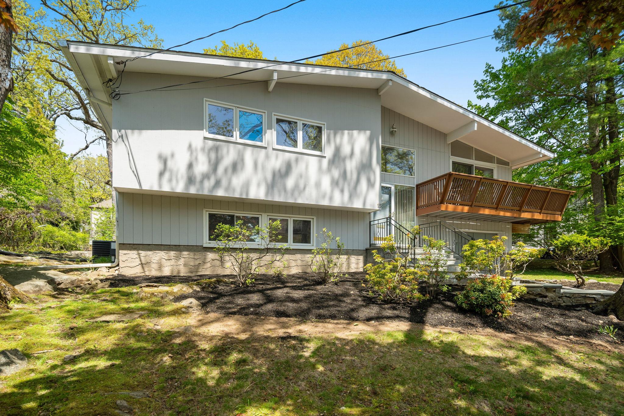 15 Floral Drive