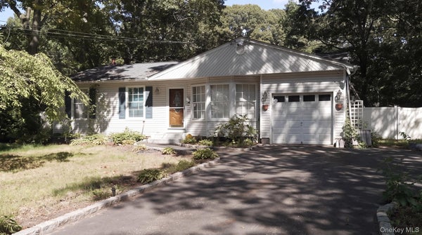 254 AUBORN AVE, SHIRLEY, NY 11967 - Image 2a09f2503fc460b021f5873aa0f28e21/1118762869