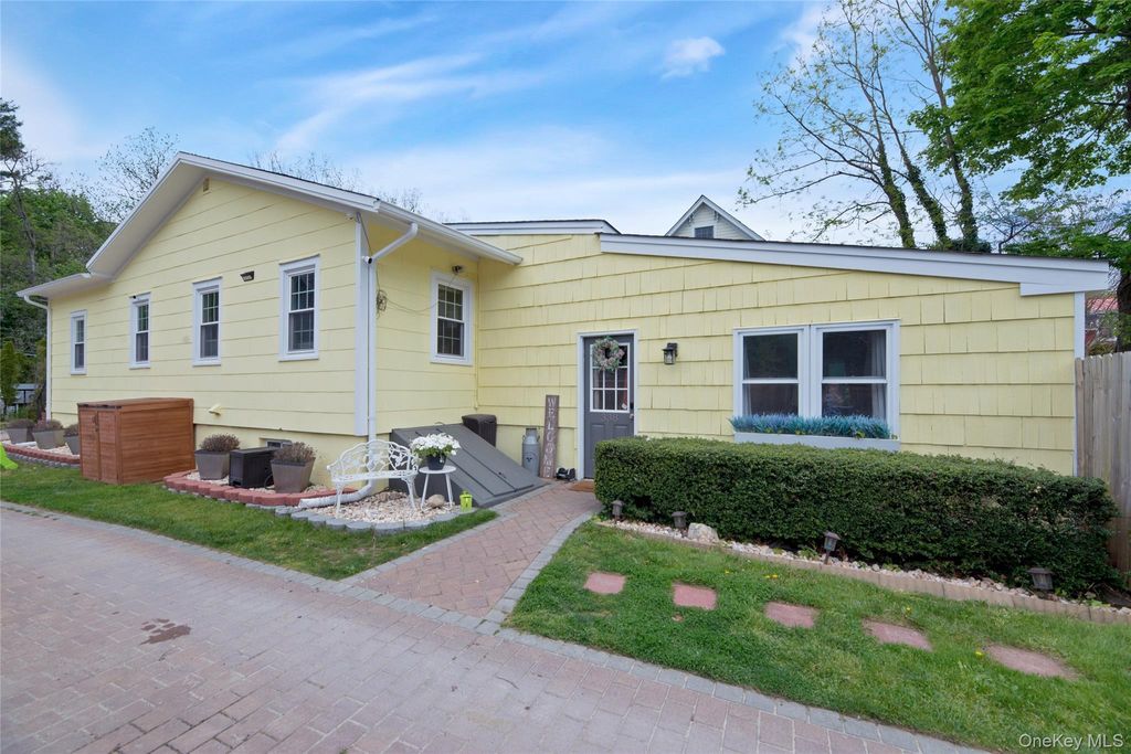 Photo of 338 &amp; 340 Main Street, East Setauket, NY 11733 (MLS # 000178)