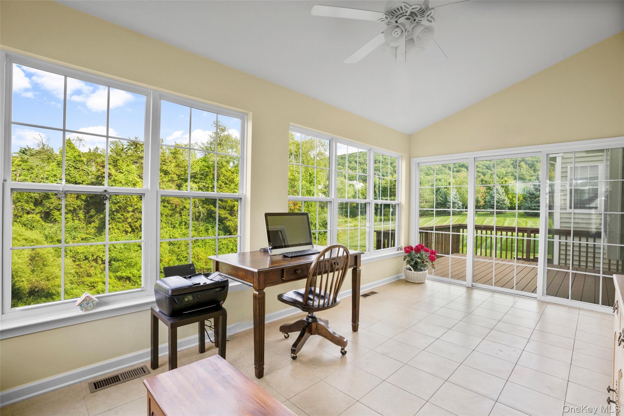 Fishkill, New York 12524, United States, 4 Bedrooms Bedrooms, ,4 BathroomsBathrooms,Residential,Active,209703