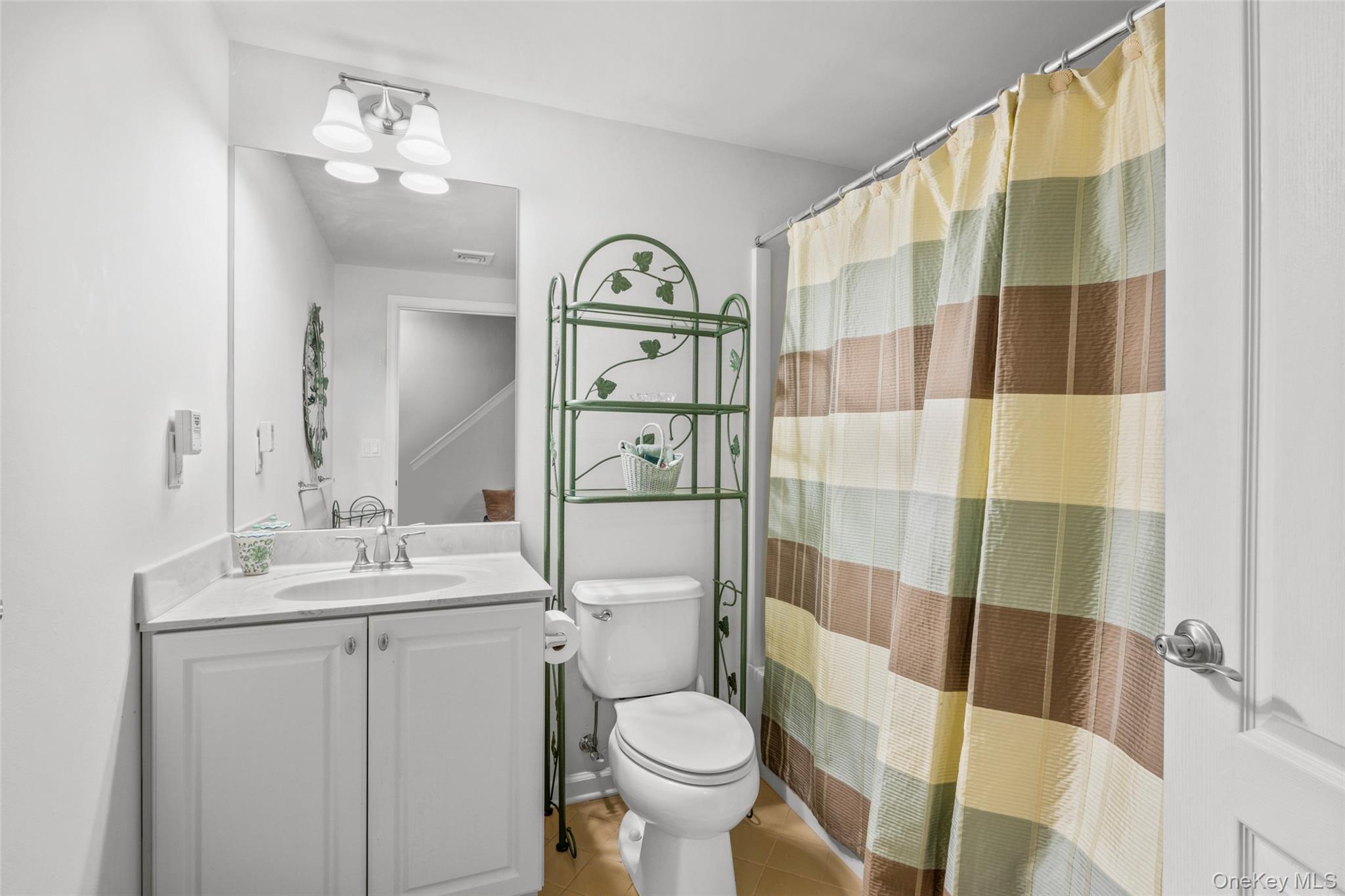 Fishkill, New York 12524, United States, 4 Bedrooms Bedrooms, ,4 BathroomsBathrooms,Residential,Active,209703