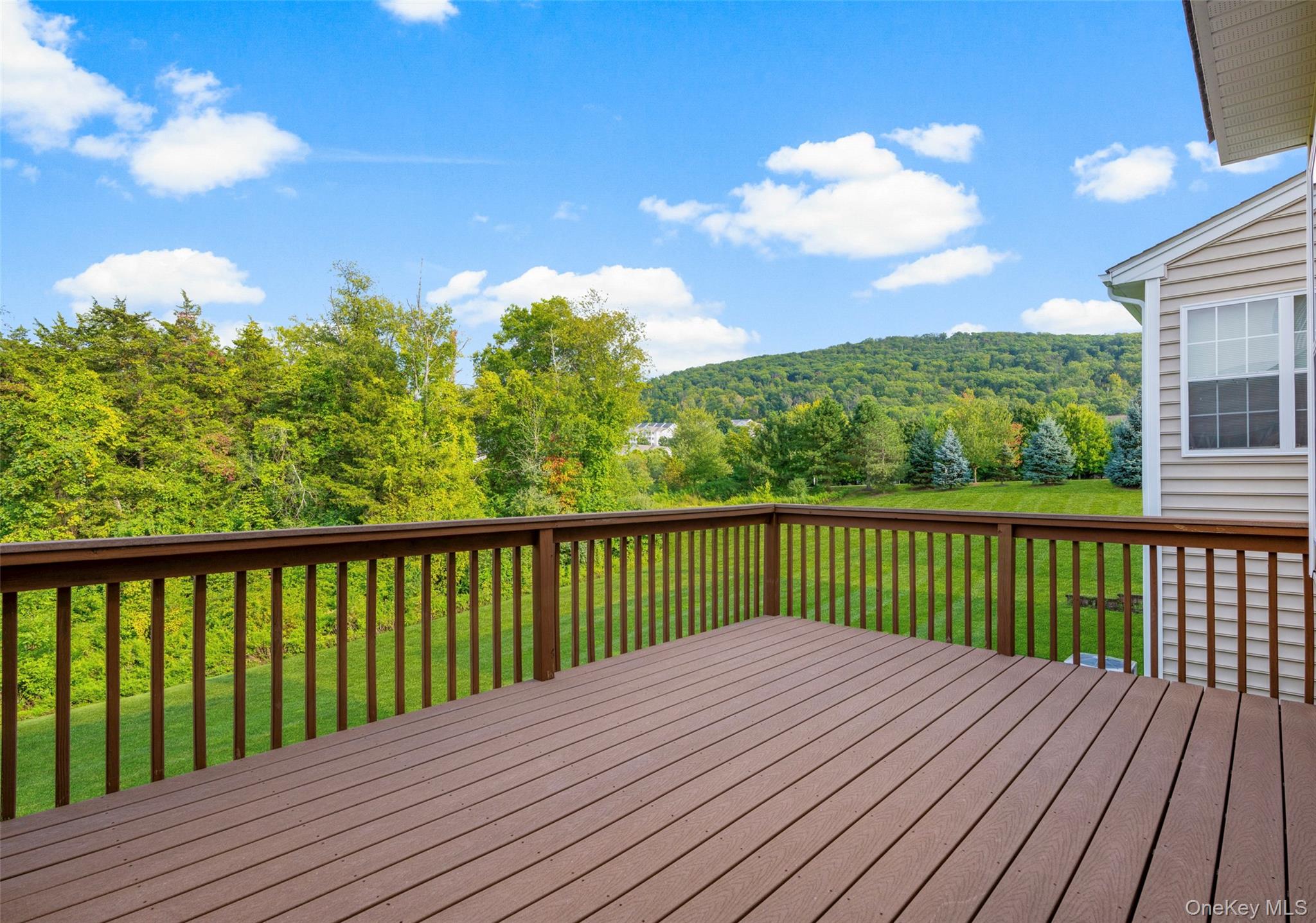 Fishkill, New York 12524, United States, 4 Bedrooms Bedrooms, ,4 BathroomsBathrooms,Residential,Active,209703