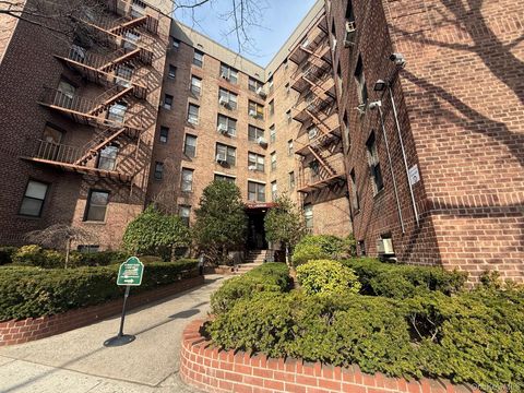Homes For Sale - 83-55 Woodhaven Boulevard #2B<br/> Woodhaven, NY 11421