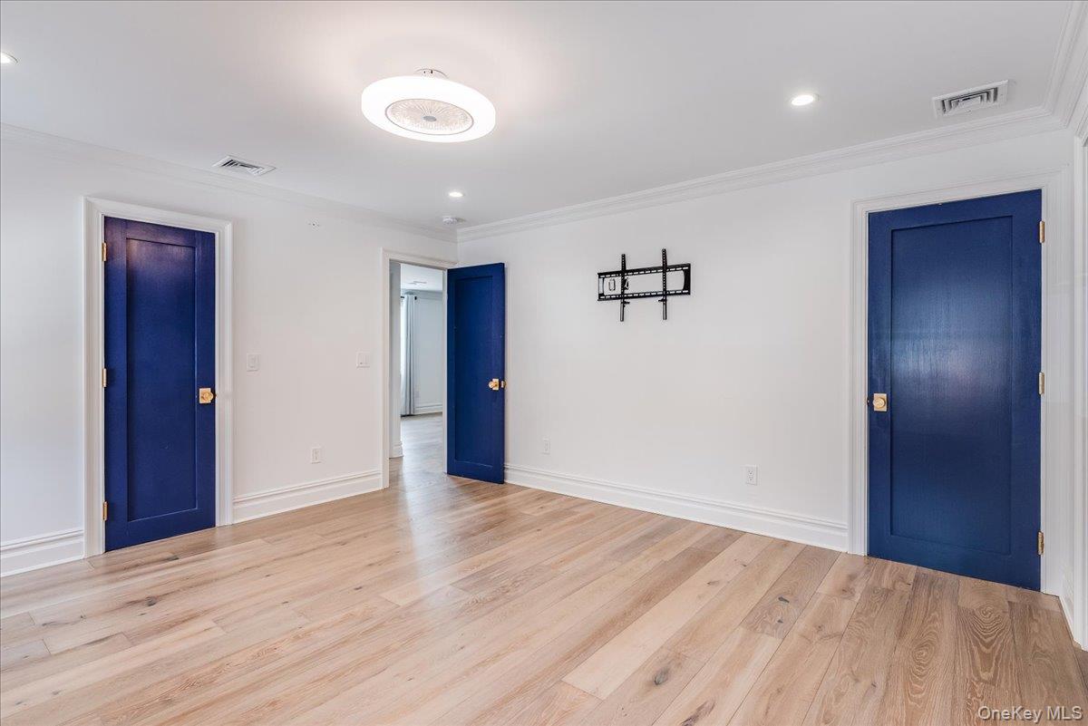 Huntington, New York 11743, United States, 2 Bedrooms Bedrooms, ,2 BathroomsBathrooms,Residential,Active,114751