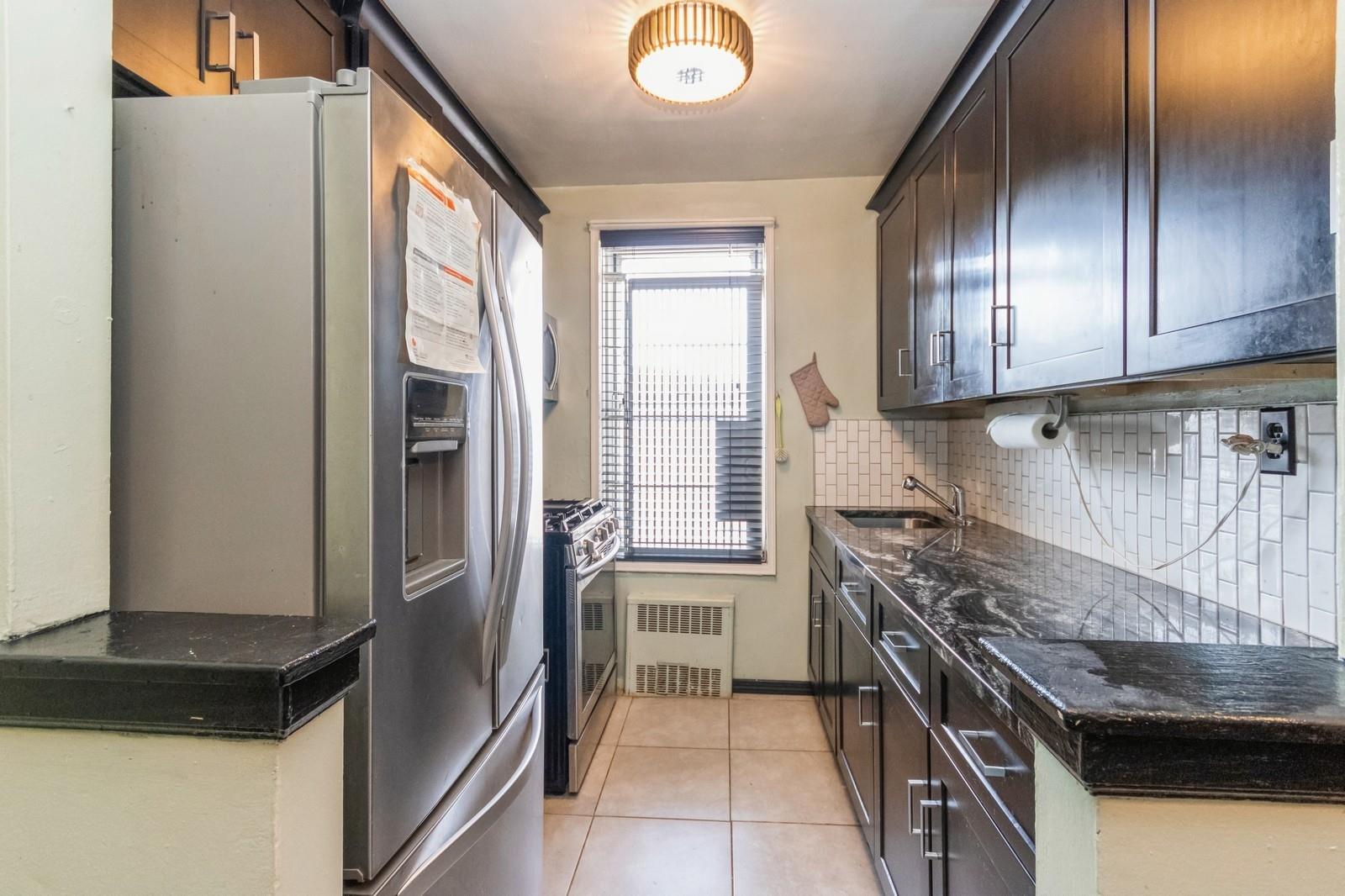 Property for Sale at Webster Avenue 6D, Bronx, New York - Bedrooms: 2 
Bathrooms: 1 
Rooms: 6  - $274,000