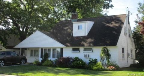 43 Farmedge Road Levittown NY 11756