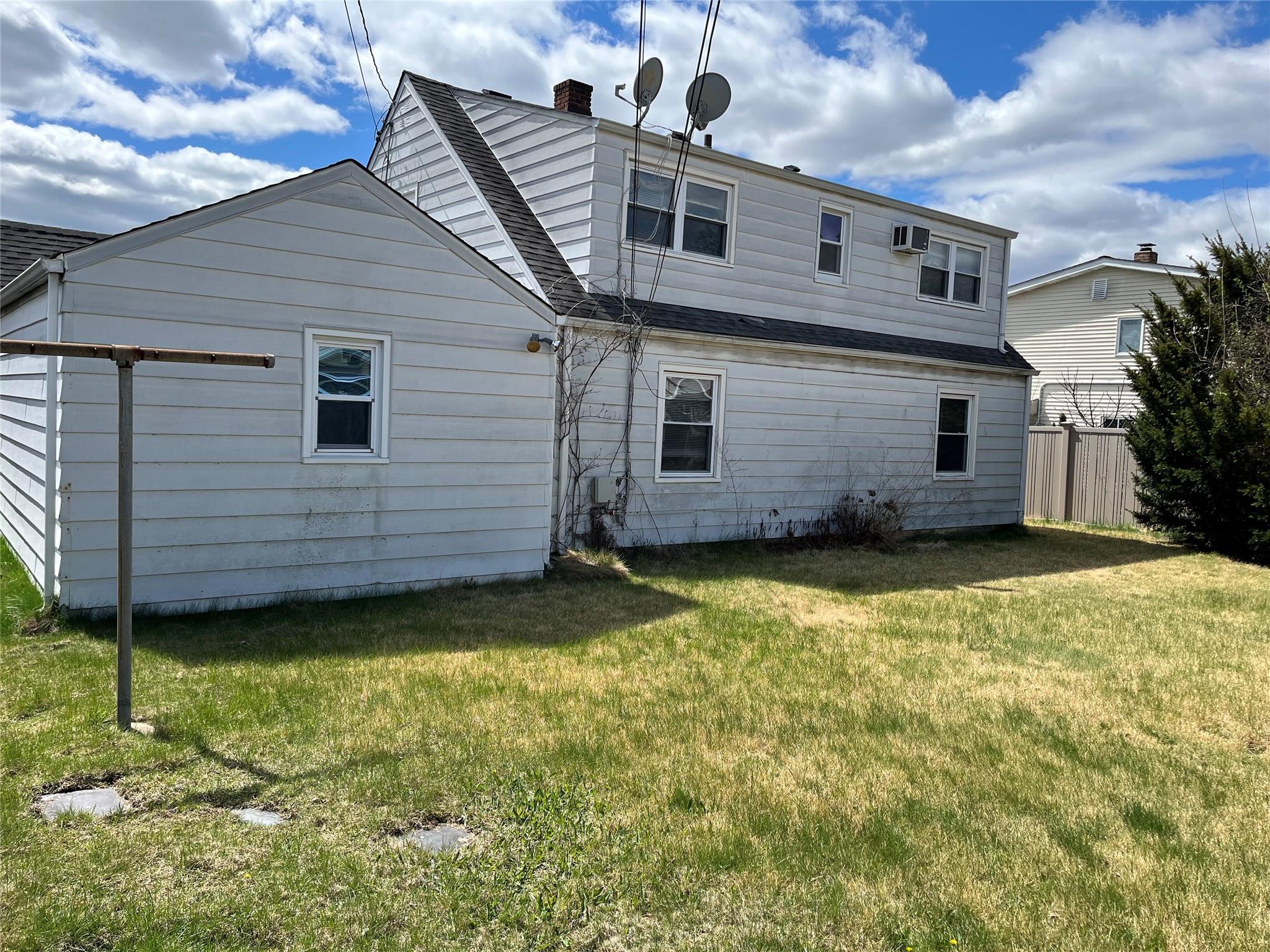 23 Glade Lane, Levittown, New York image 4