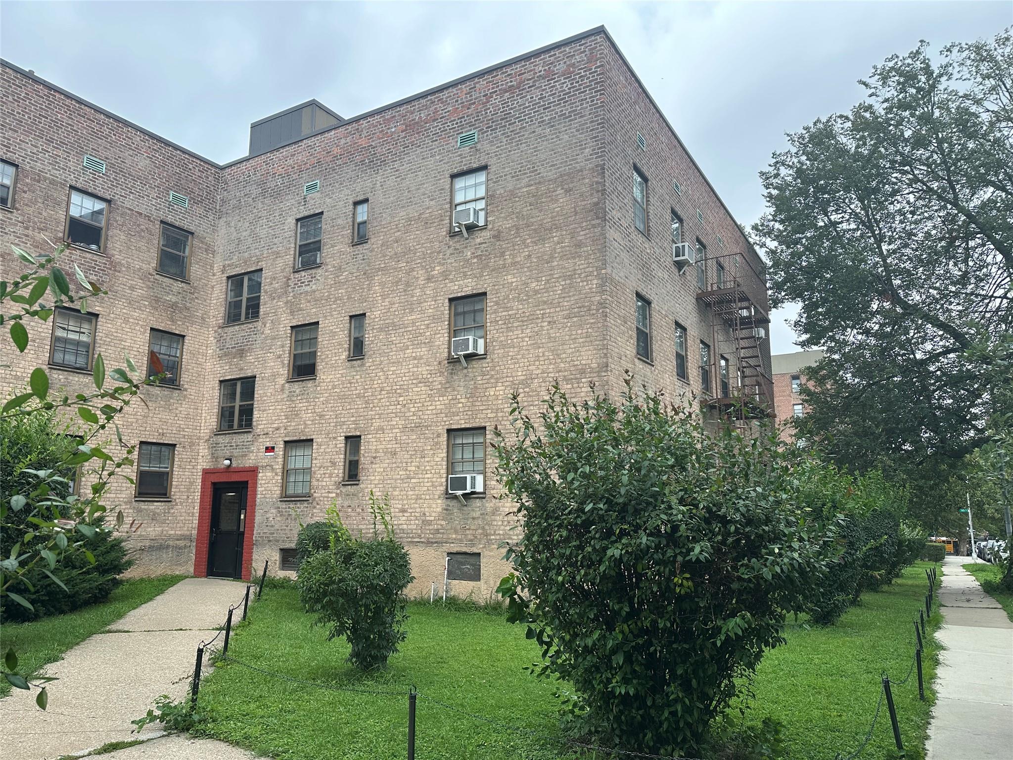79th Avenue 3L, Flushing, Queens, NY - 1 Bedrooms  
1 Bathrooms  
3 Rooms - 
