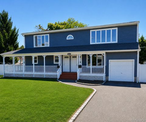 1423 9th Street West Babylon NY 11704