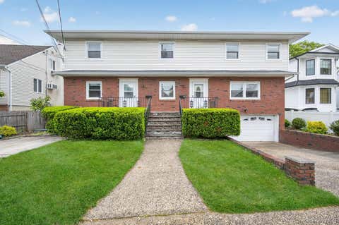 Apartment For Rent - 68A Graywood Road<br/> Port Washington, NY 11050