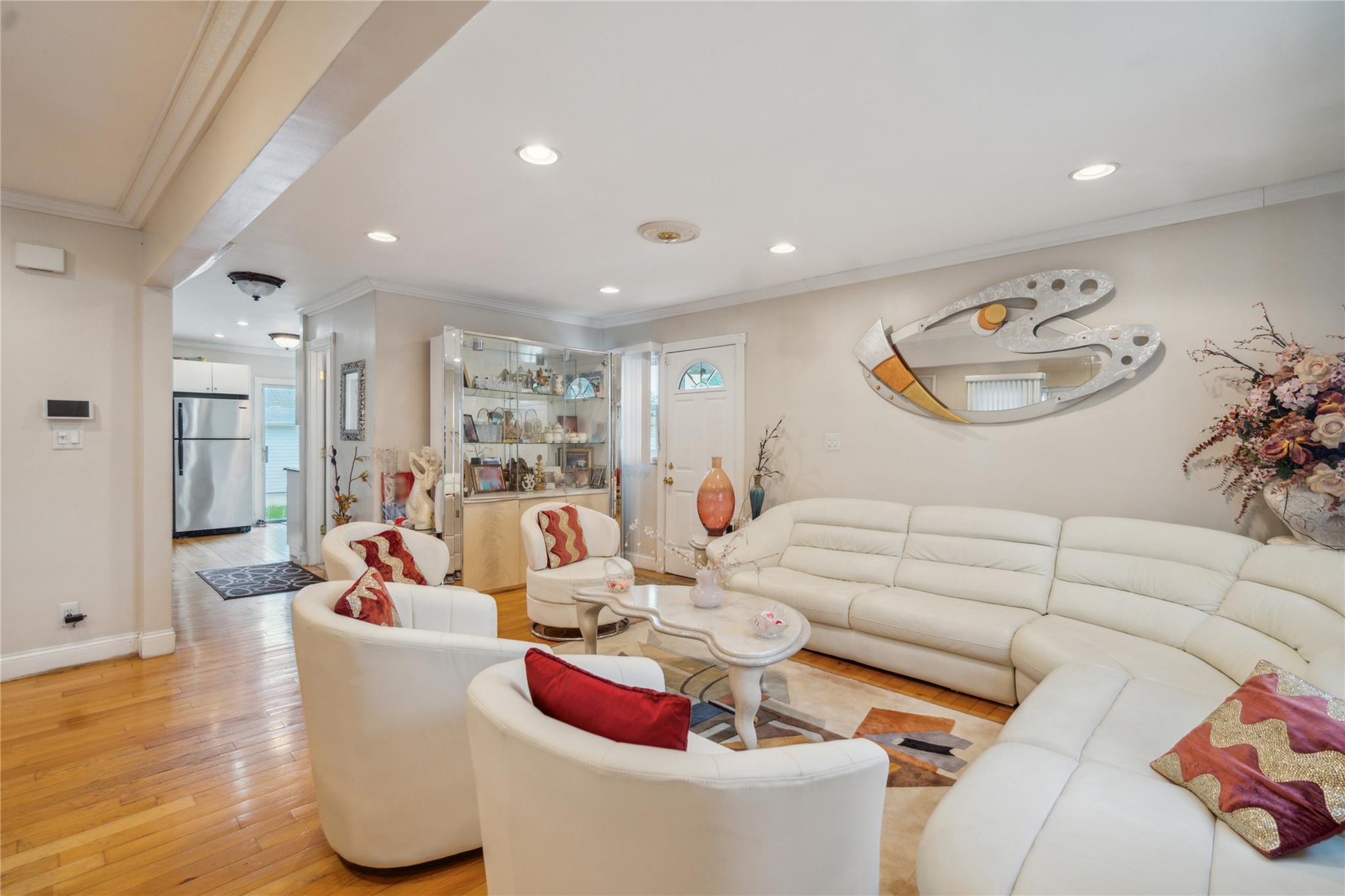 62 S Bretton Road, New Hyde Park, Florida image 5