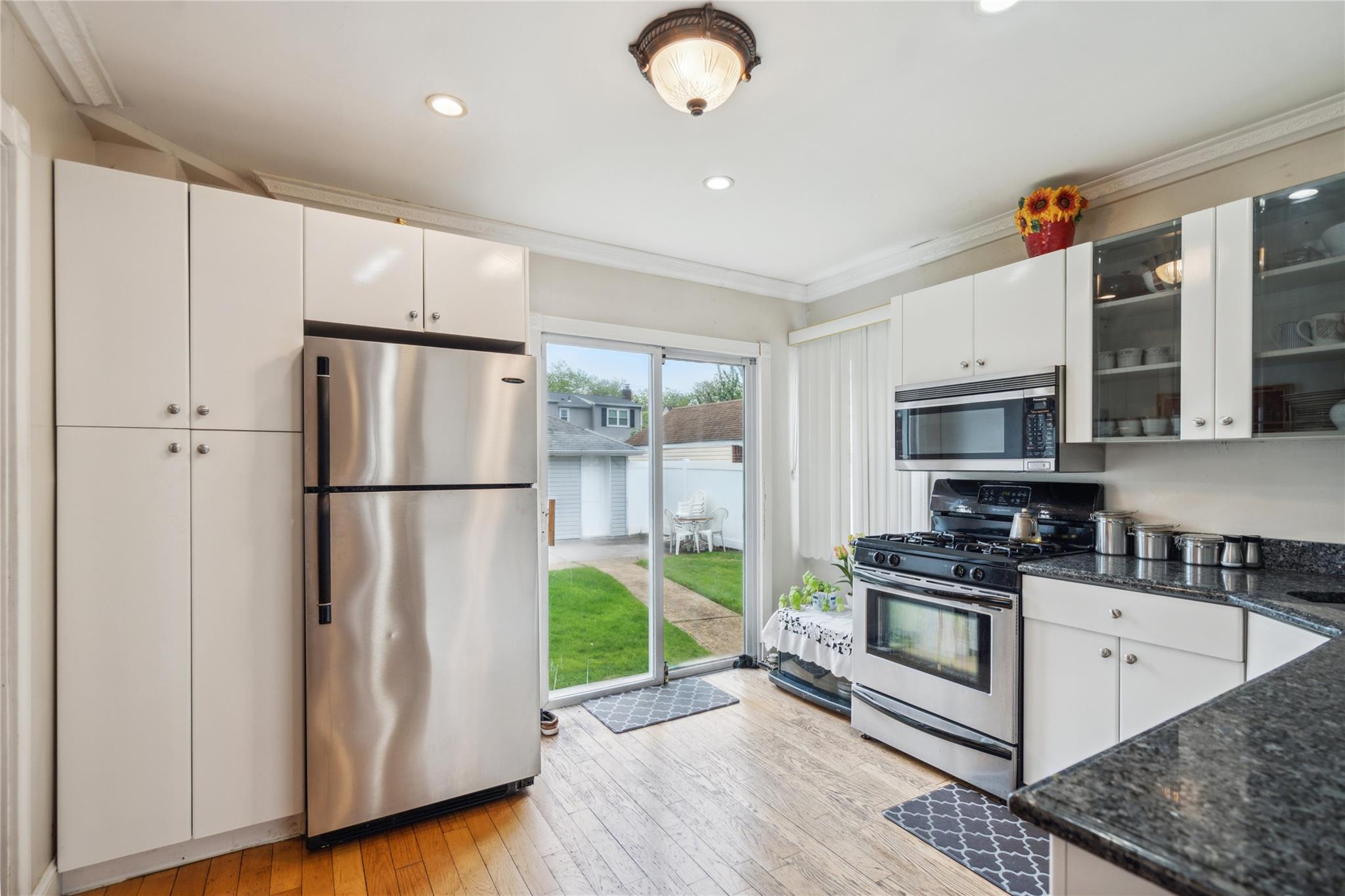 62 S Bretton Road, New Hyde Park, Florida image 6