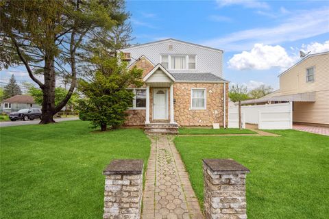 62 Bretton Road New Hyde Park NY 11040